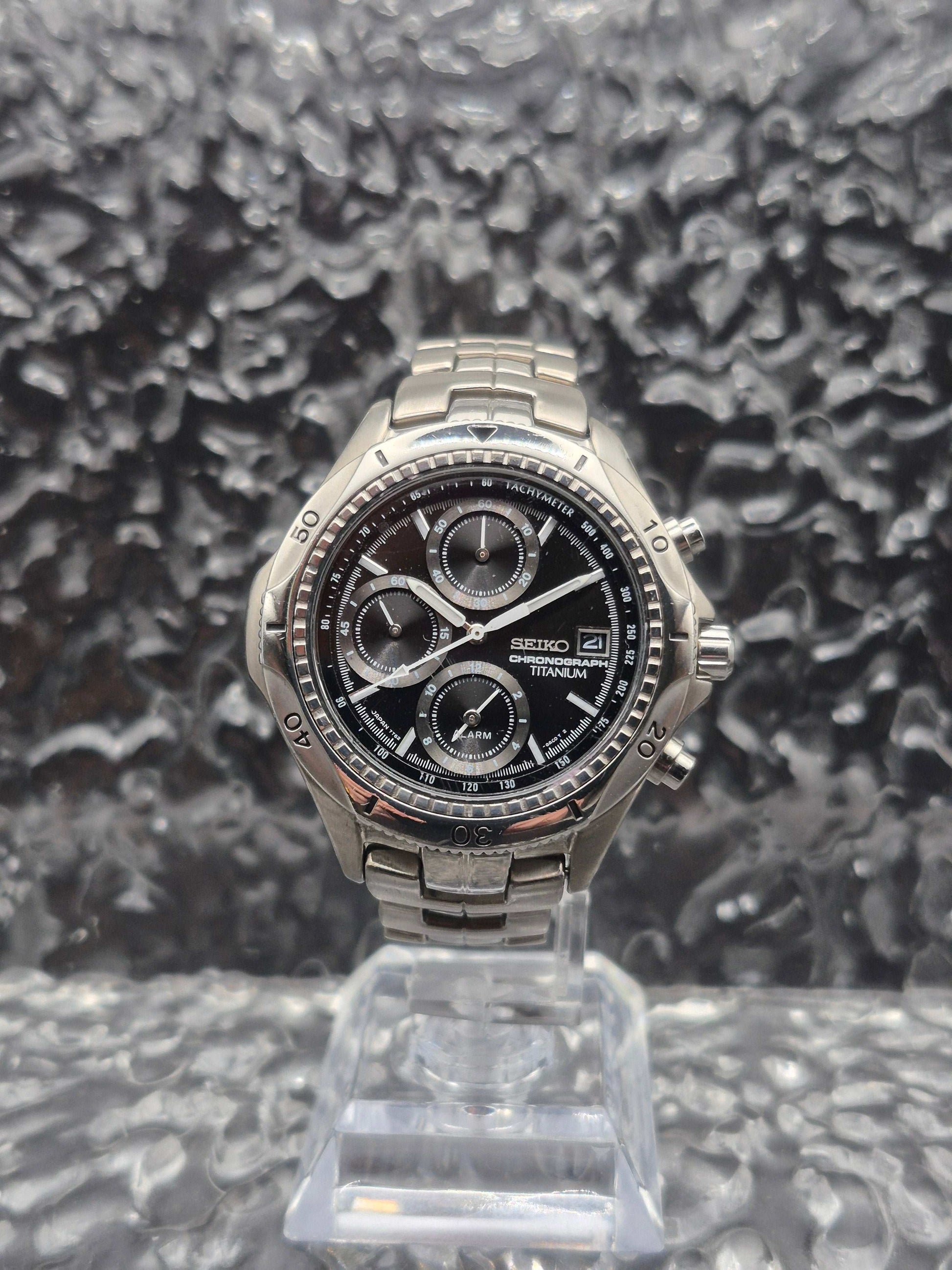 Seiko Titanium Chronograph Ref. 7T62-0AC0 Quartz - Red Robin Watches