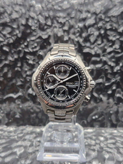 Seiko Titanium Chronograph Ref. 7T62-0AC0 Quartz - Red Robin Watches