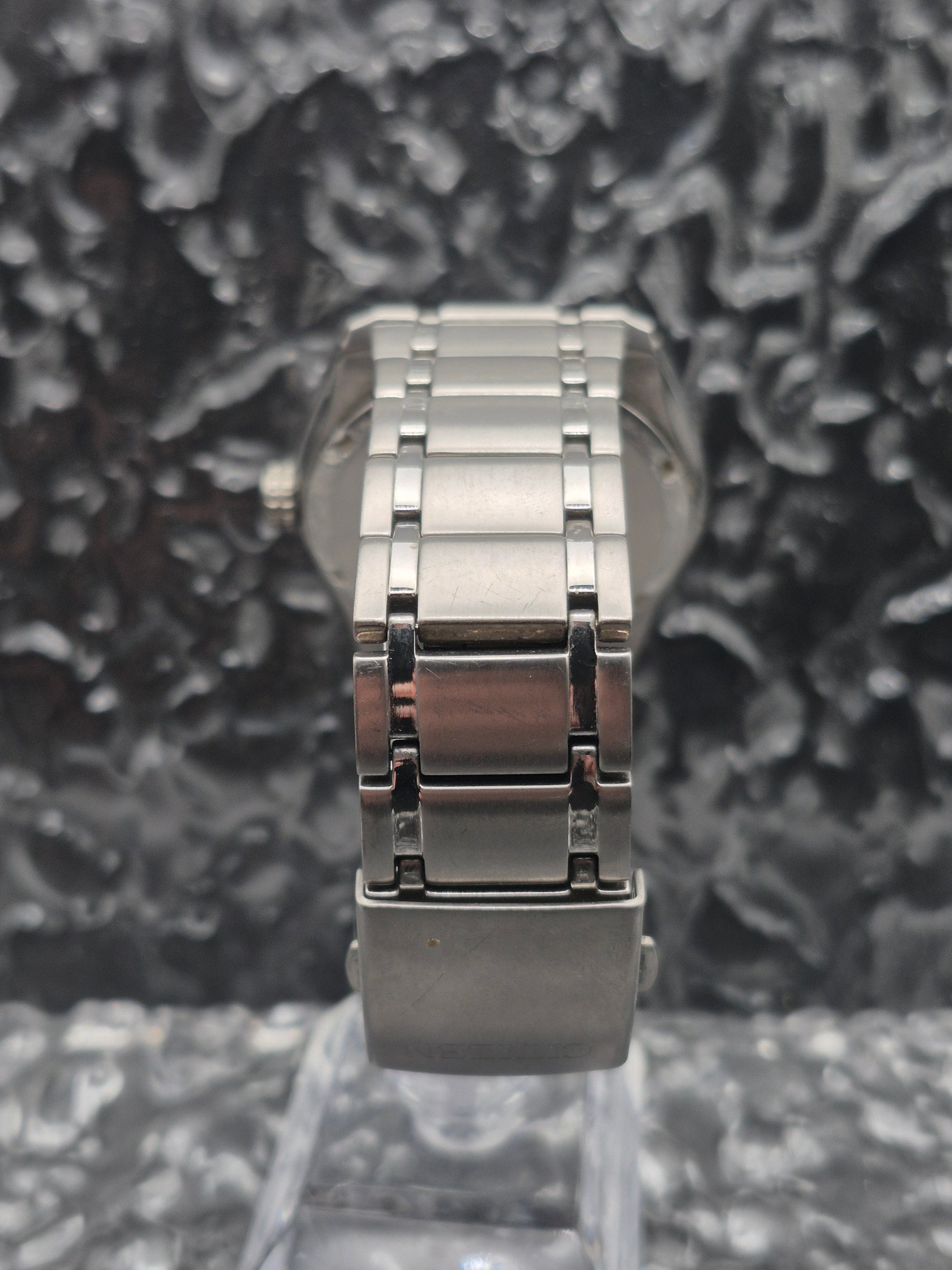 Citizen Titanium Eco-Drive Ref. AW1240-57L Full Set Solar - Red Robin Watches