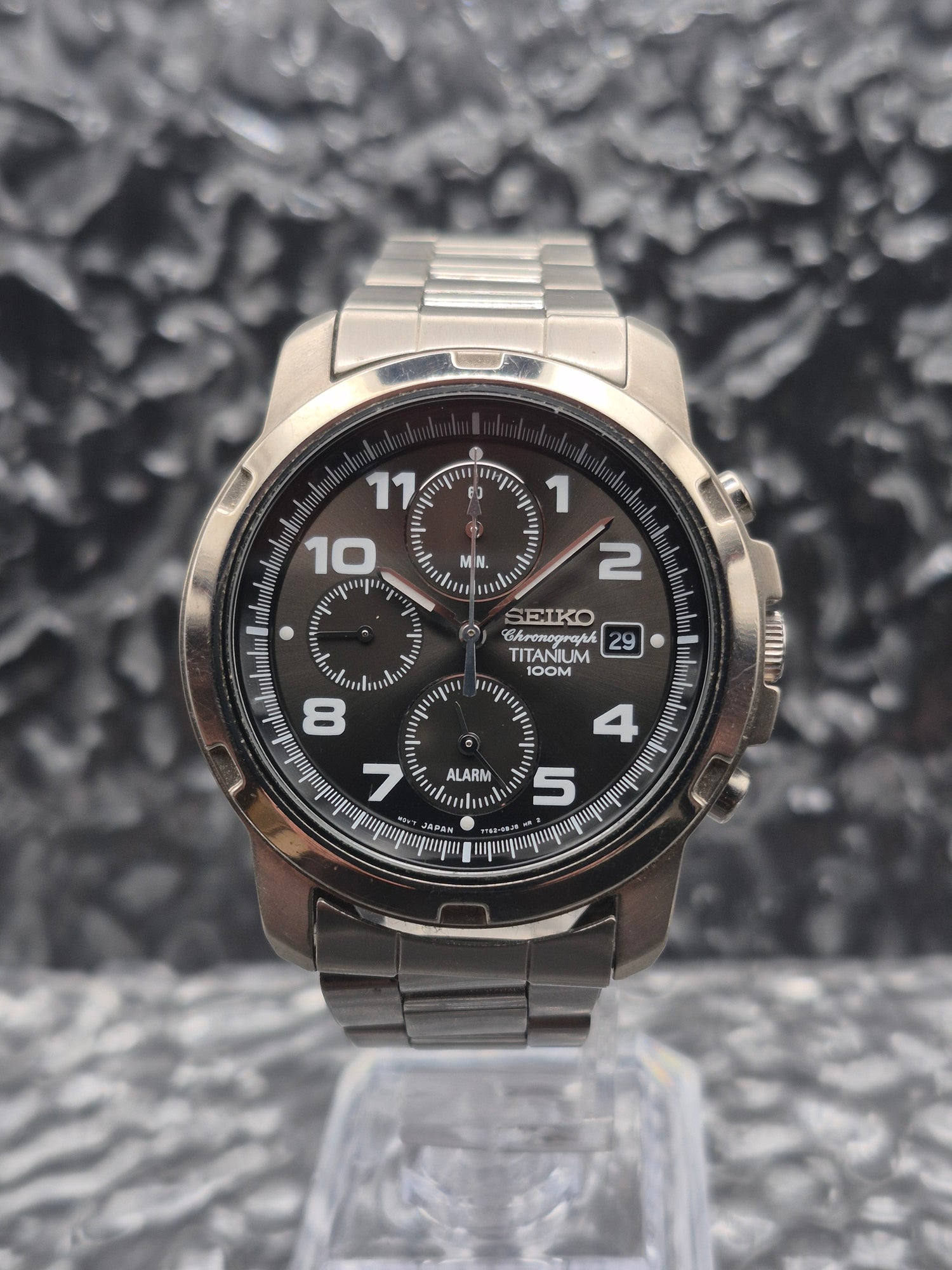 Seiko Titanium Quartz Chronograph Ref. 7T62-0BF0 Sunburst Dial Vintage - Red Robin Watches