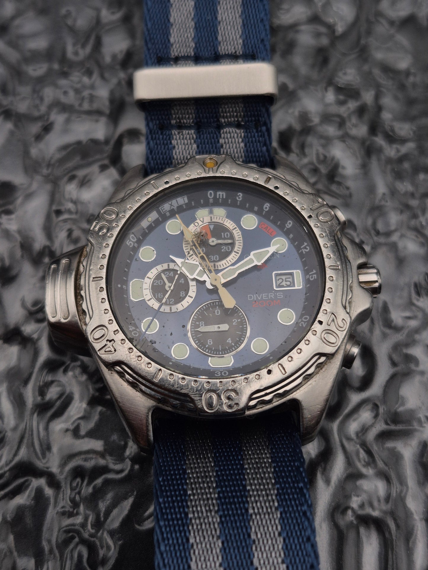 Citizen Promaster Diver Ref. 3740-E70006 Vintage Quartz Blue Dial - Red Robin Watches