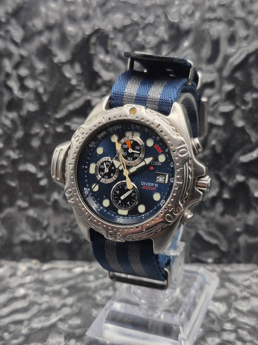 Citizen Promaster Diver Ref. 3740-E70006 Vintage Quartz Blue Dial - Red Robin Watches