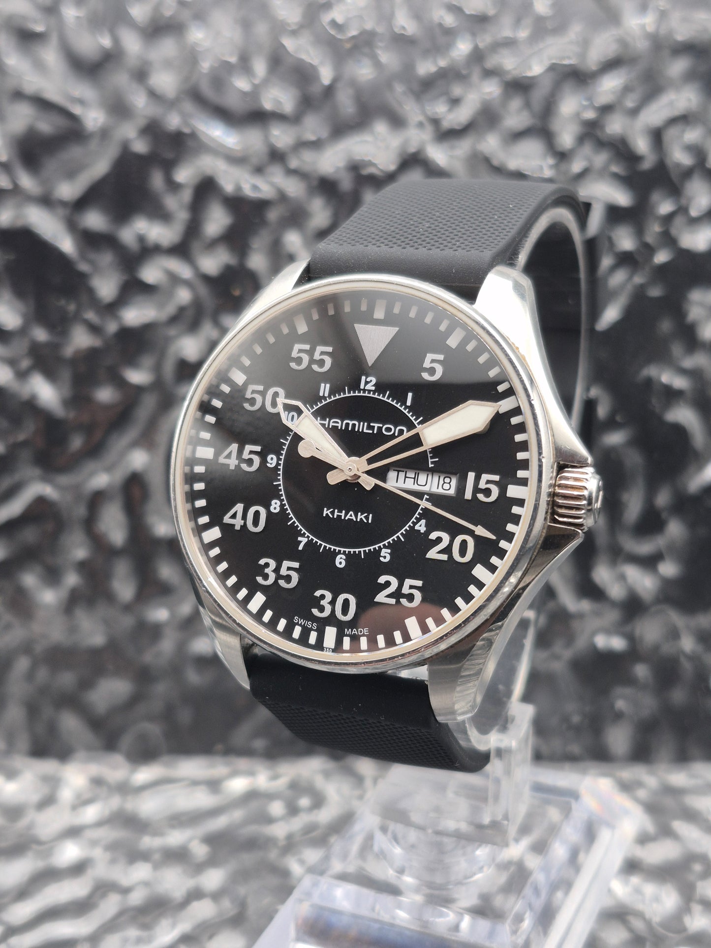 Hamilton Khaki Pilot Quartz Ref. H646110 Day Date Black 42mm - Red Robin Watches