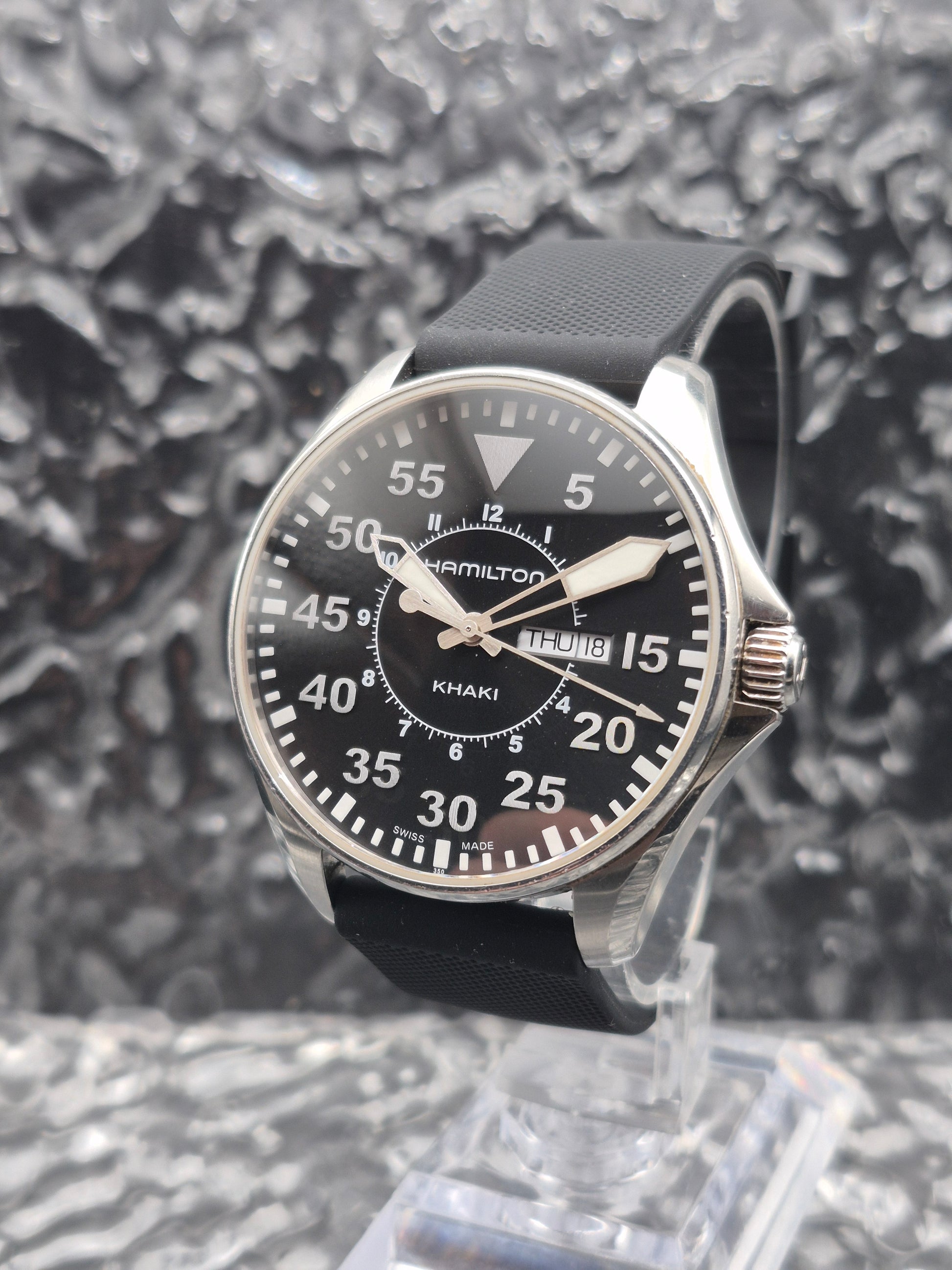 Hamilton Khaki Pilot Quartz Ref. H646110 Day Date Black 42mm - Red Robin Watches