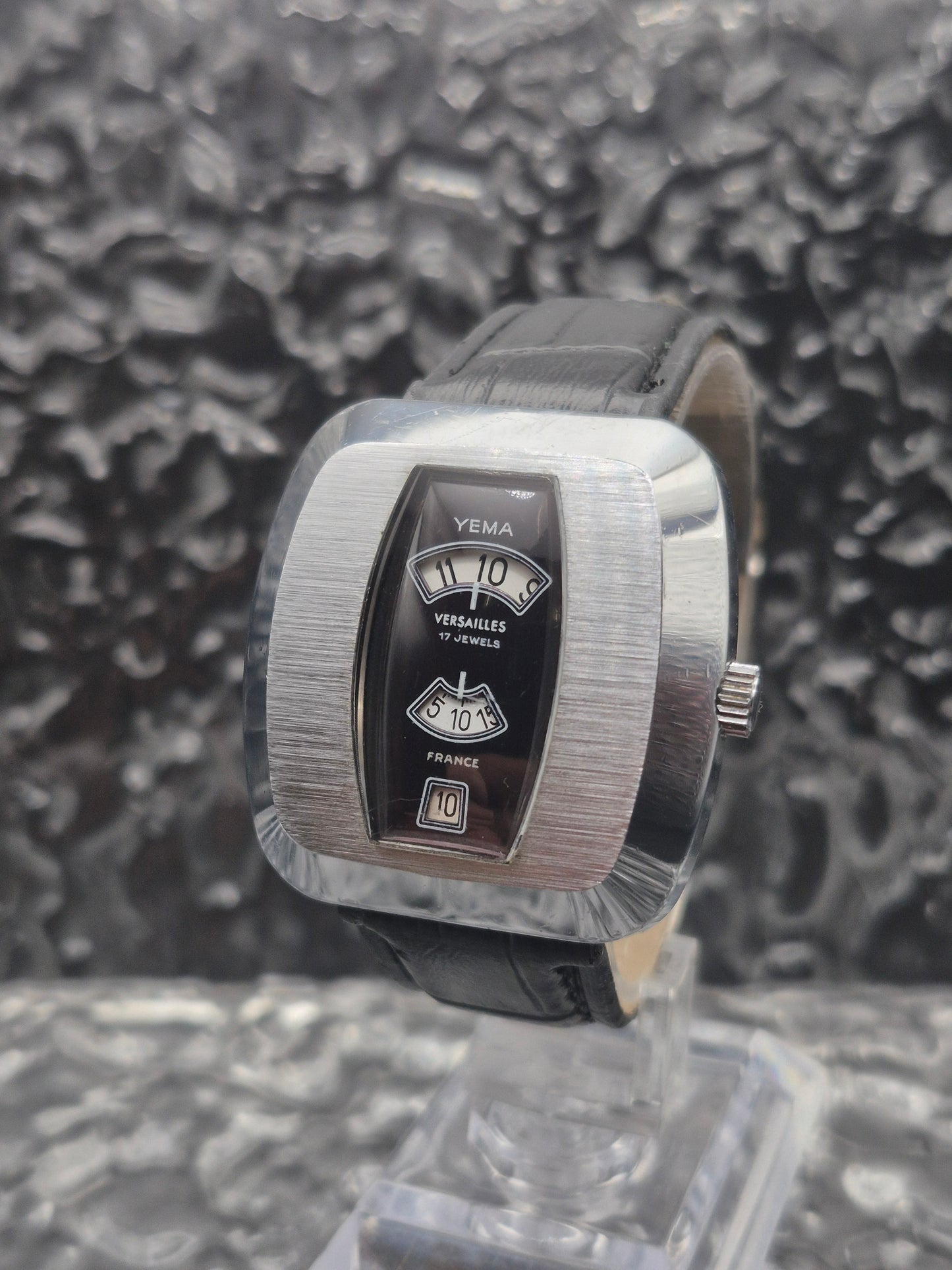 Yema Versailles Jump Hour - Manual Wound Cherry Red Dial - Oversized