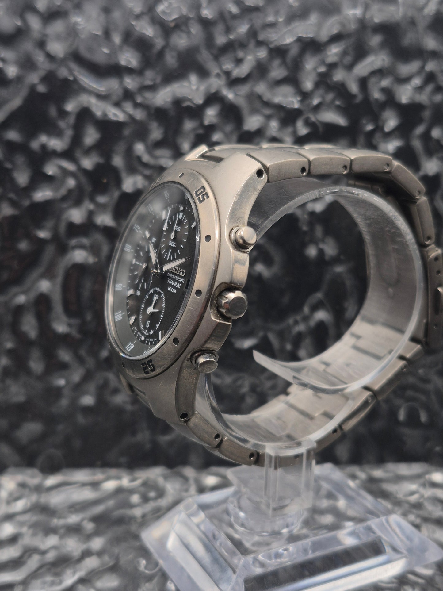 Seiko Titanium Chronograph Ref. 7T92-0ED0 Quartz Men's Watch