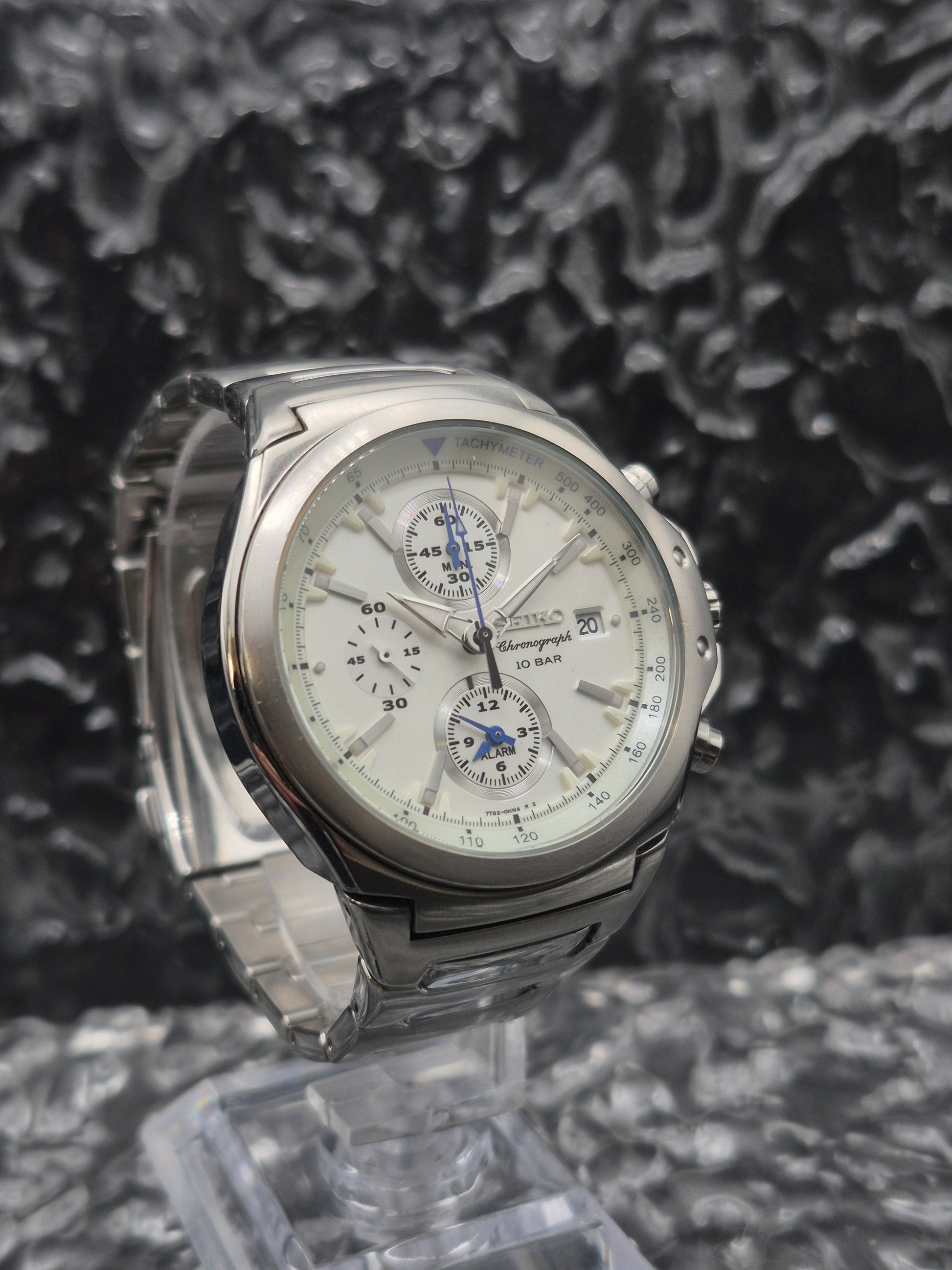 Seiko Quartz Chronograph Ref. 7T62-0ES0 White Dial - Red Robin Watches