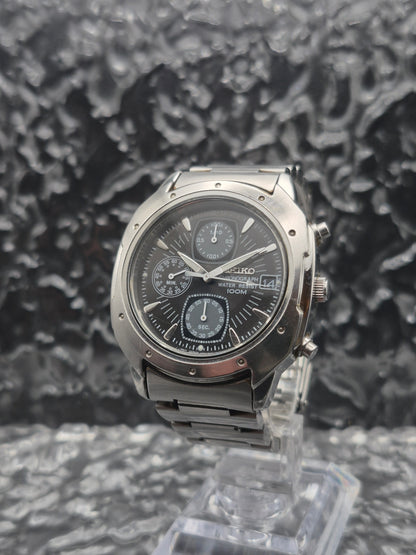 Seiko Quartz Chronograph Ref. V657-9060 Black Dial Men's Vintage
