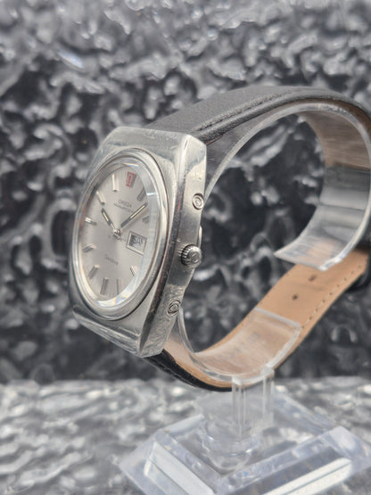 Omega Megaquartz 32 KHz Cal. 1310 Ref. 196.0030 Day Date