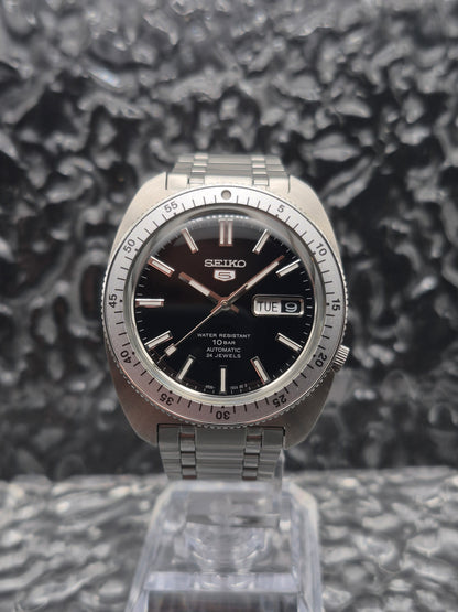 Seiko 5 Sports 'Gene Kranz' Ref. SRPL93K1 4R36-18F0 Limited Edition Full Set