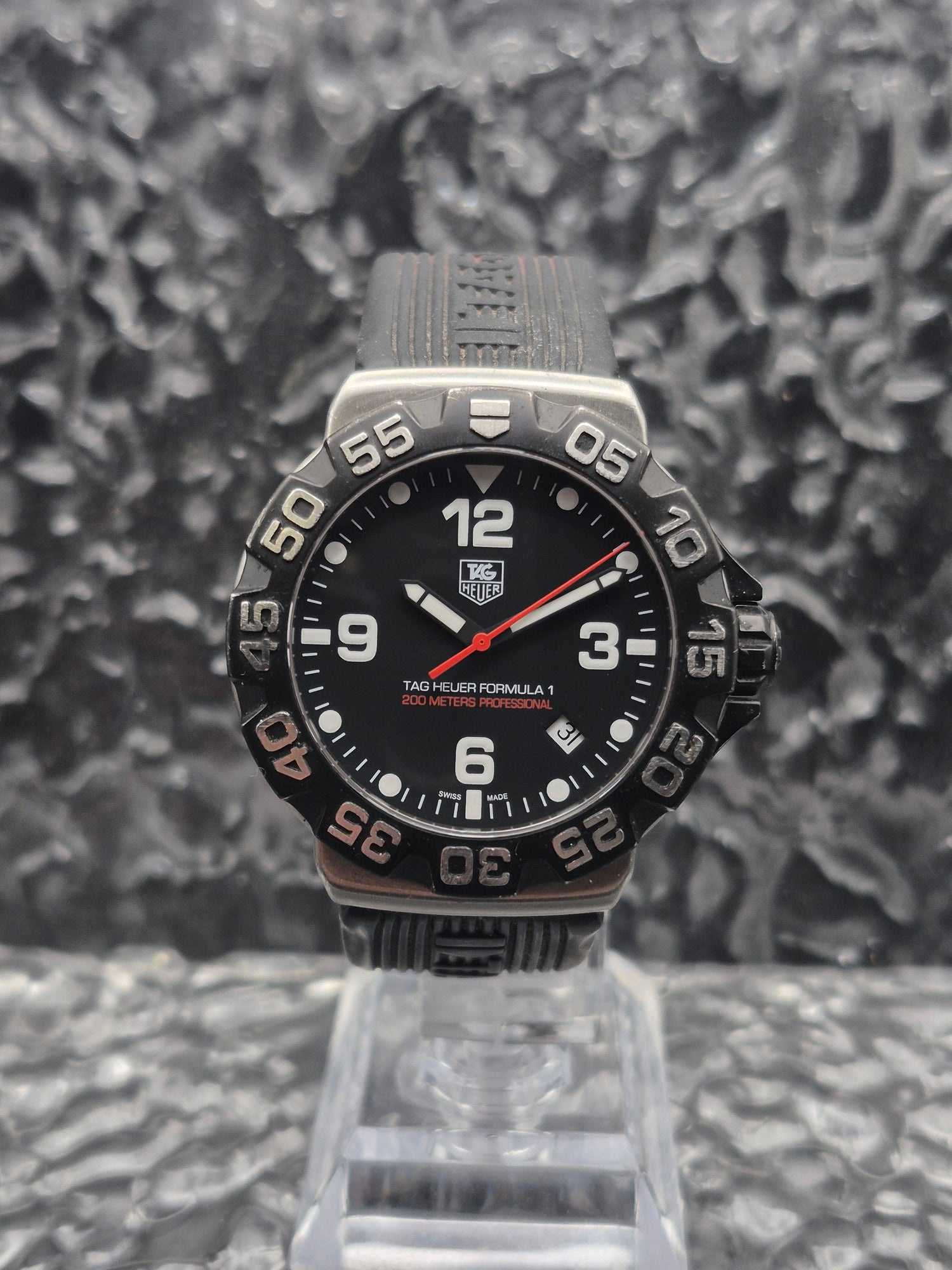 TAG Heuer Formula 1 Quartz Ref. WAH1110 41mm Vintage Original TH Strap - Boxed - Red Robin Watches