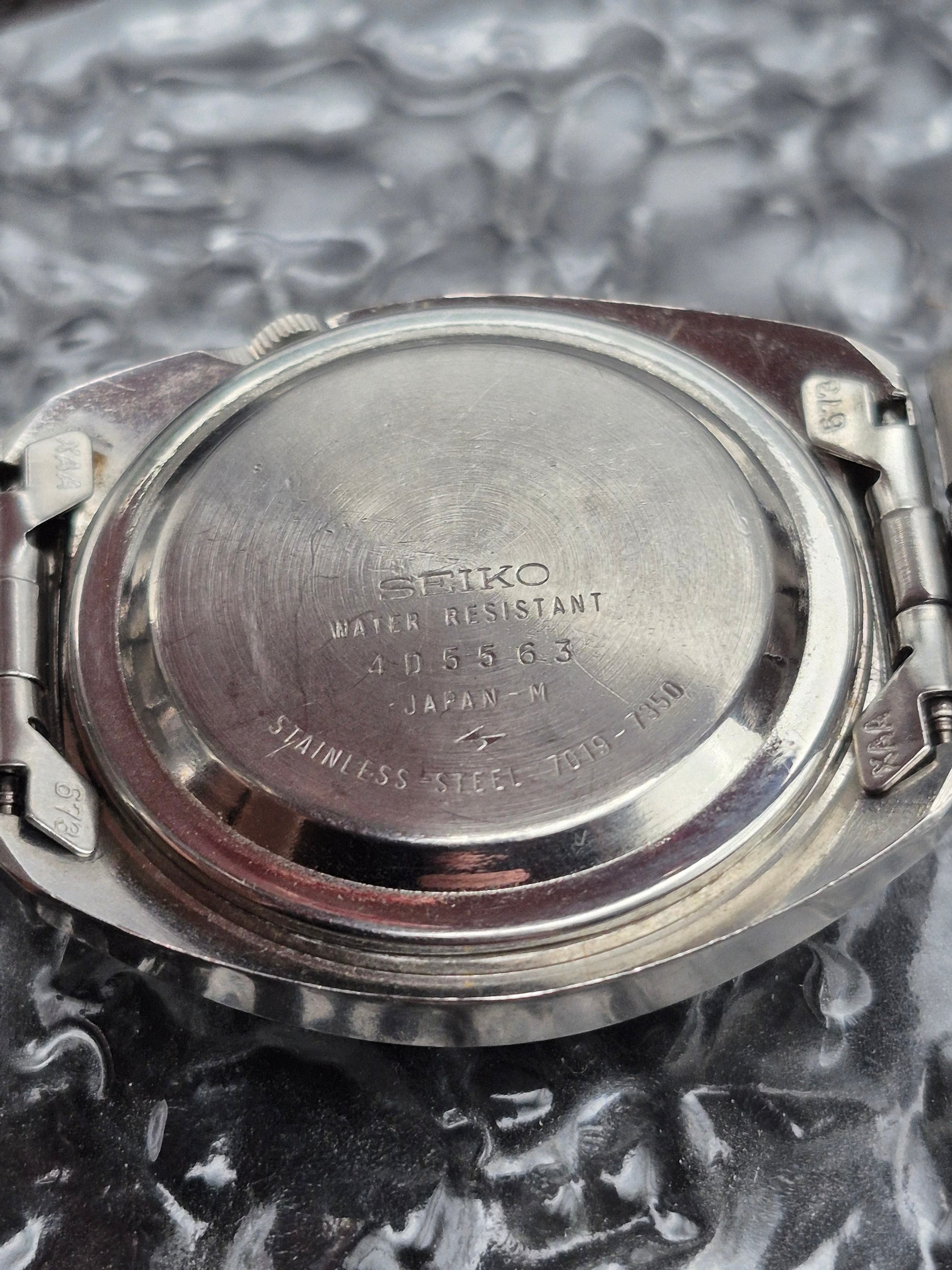 Seiko 5 Actus Automatic Ref. 7019-7350 Facet Crystal Kanji Day Date - Red Robin Watches