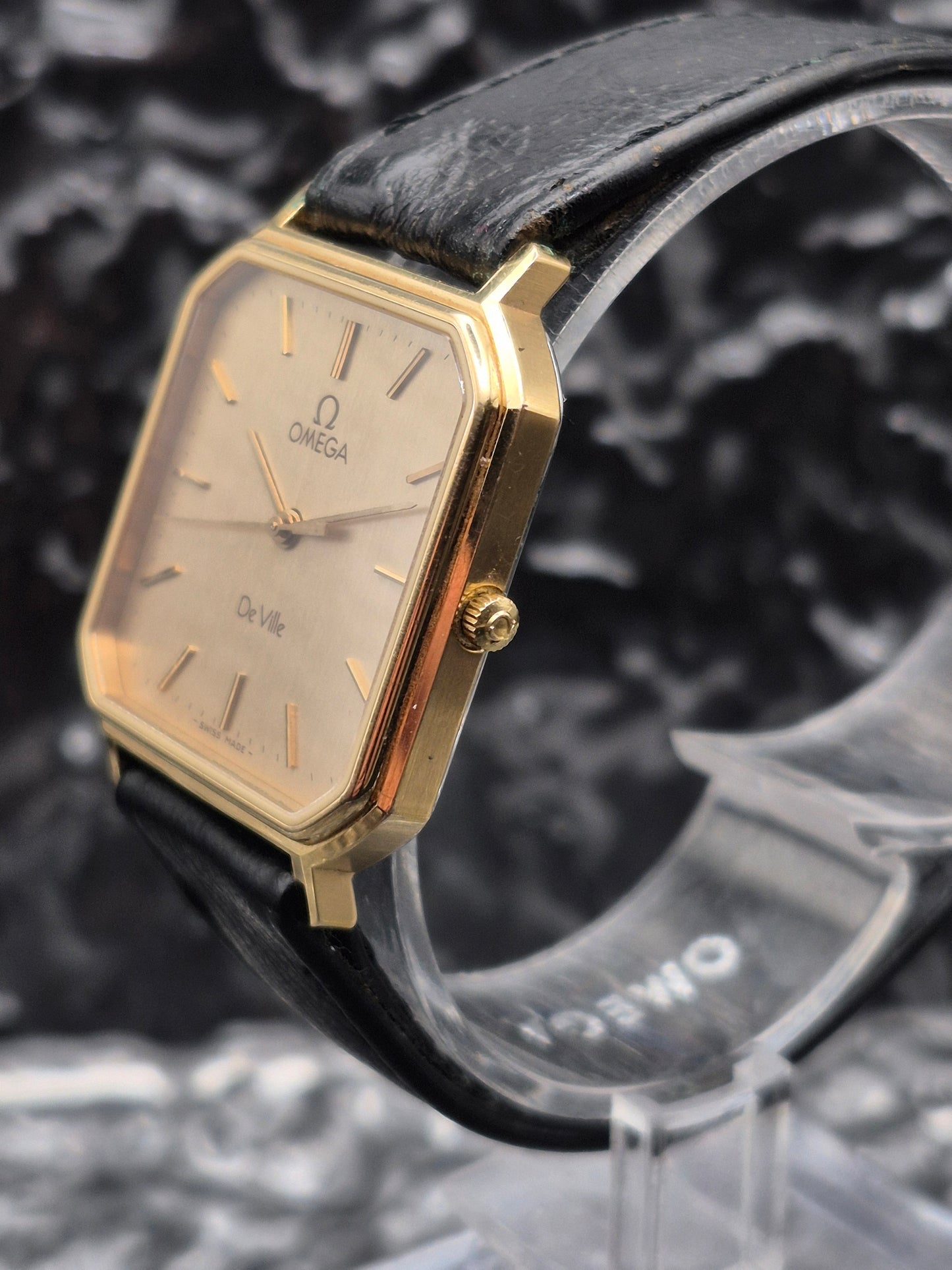 Omega De Ville Ref. 191.0192 Gold Tone Cal. 1417 - With Box And Original Buckle Quartz Square