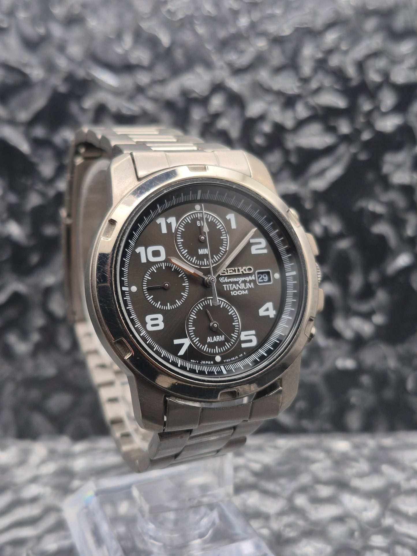 Seiko Titanium Quartz Chronograph Ref. 7T62-0BF0 Sunburst Dial Vintage