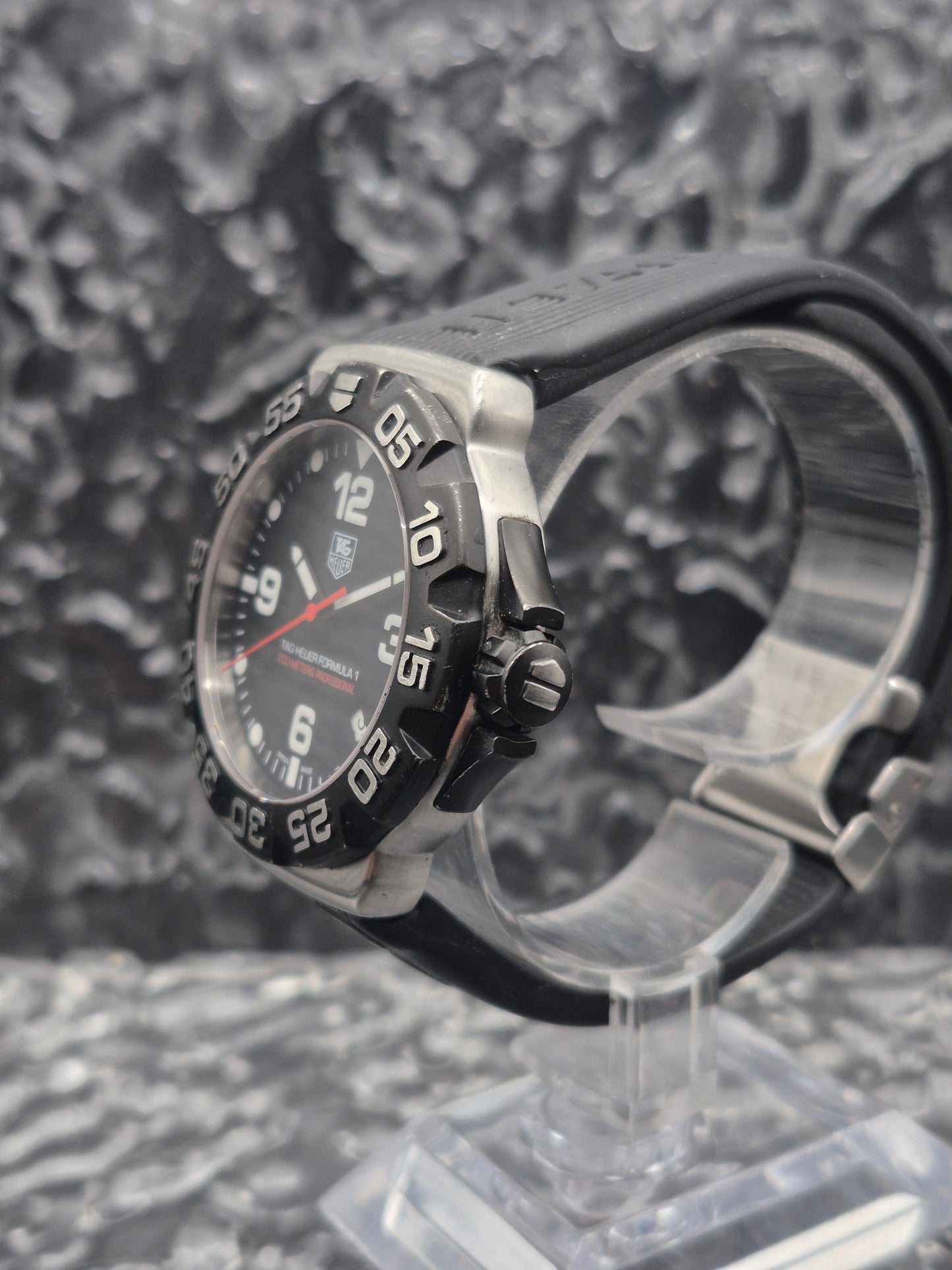 TAG Heuer Formula 1 Quartz Ref. WAH1110 41mm Vintage Original TH Strap - Boxed - Red Robin Watches