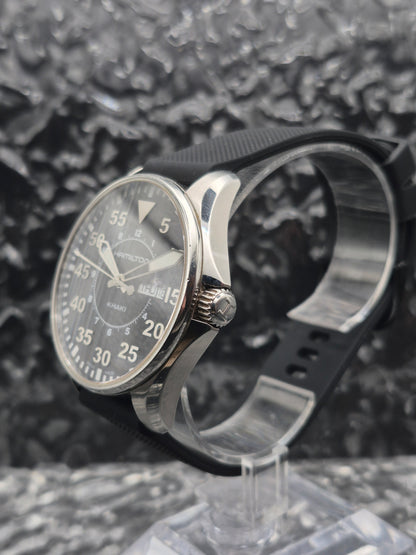Hamilton Khaki Pilot Quartz Ref. H646110 Day Date Black 42mm - Red Robin Watches