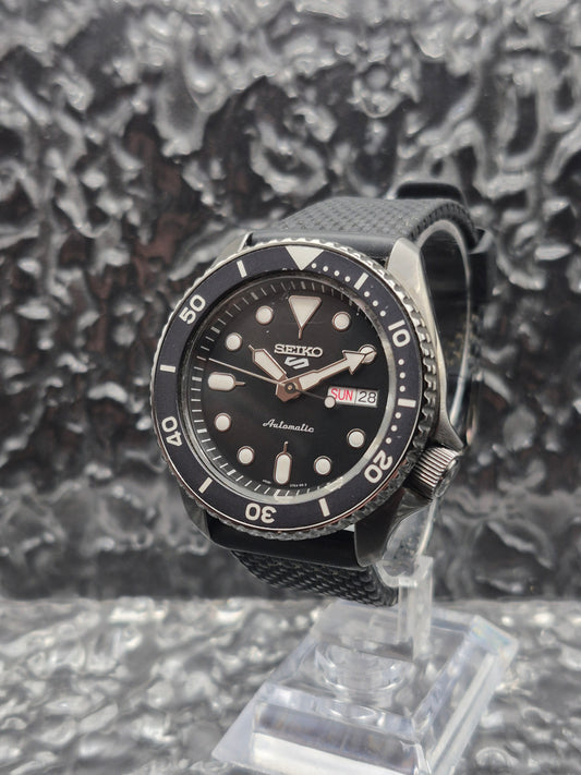 Seiko 5 Sports Ref. SRPD65K1 - 4R36-07G0 Black Case Automatic