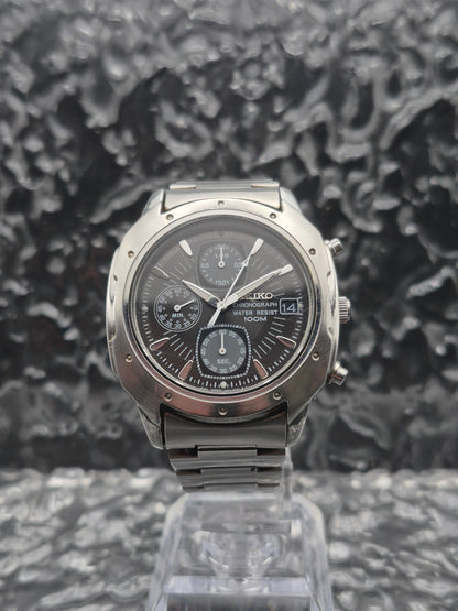 Seiko Quartz Chronograph Ref. V657-9060 Black Dial Men's Vintage