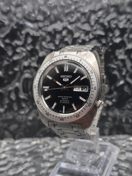 Seiko 5 Sports 'Gene Kranz' Ref. SRPL93K1 4R36-18F0 Limited Edition Full Set