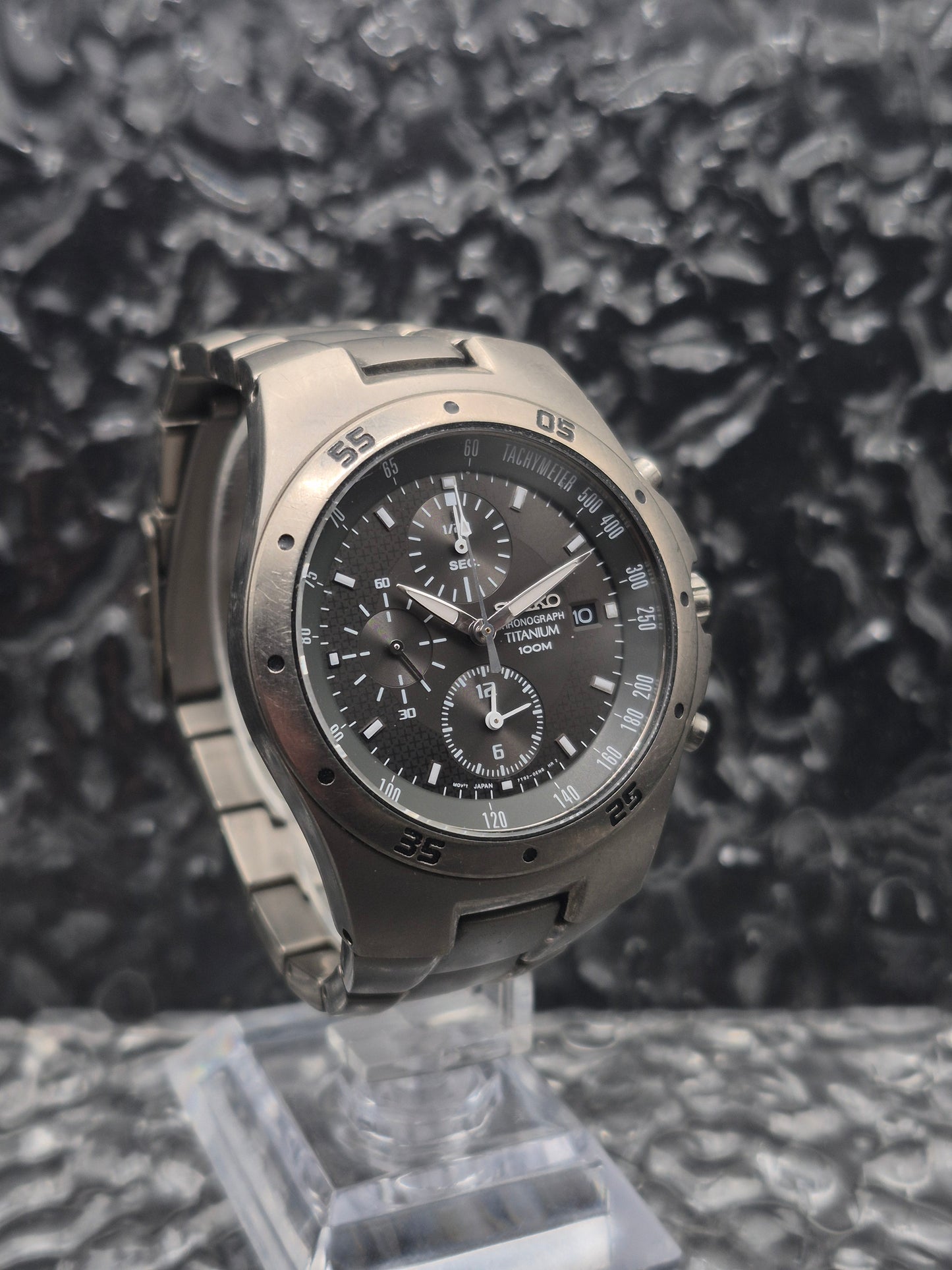 Seiko Titanium Chronograph Ref. 7T92-0ED0 Quartz Men's Watch