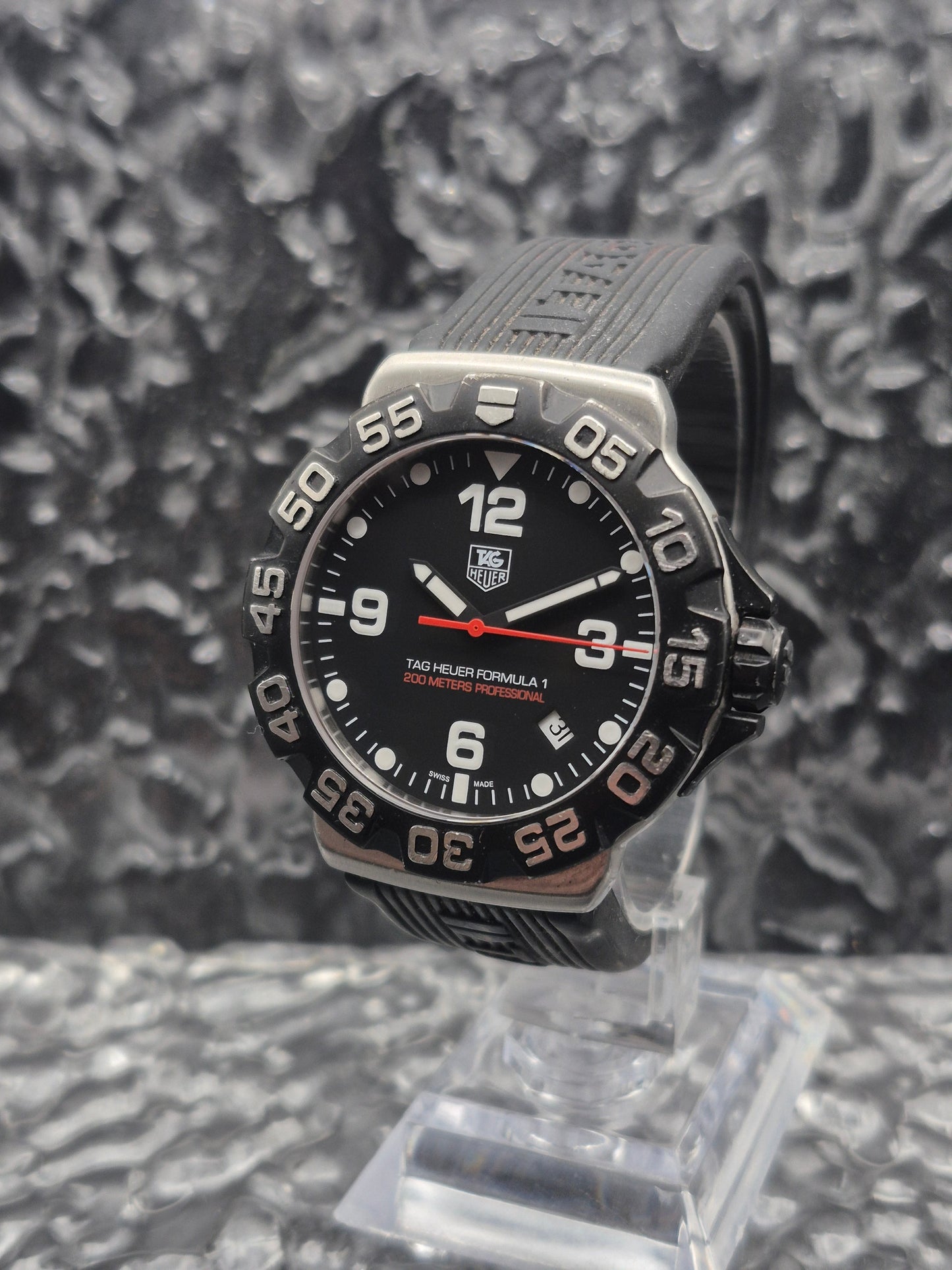 TAG Heuer Formula 1 Quartz Ref. WAH1110 41mm Vintage Original TH Strap - Boxed - Red Robin Watches