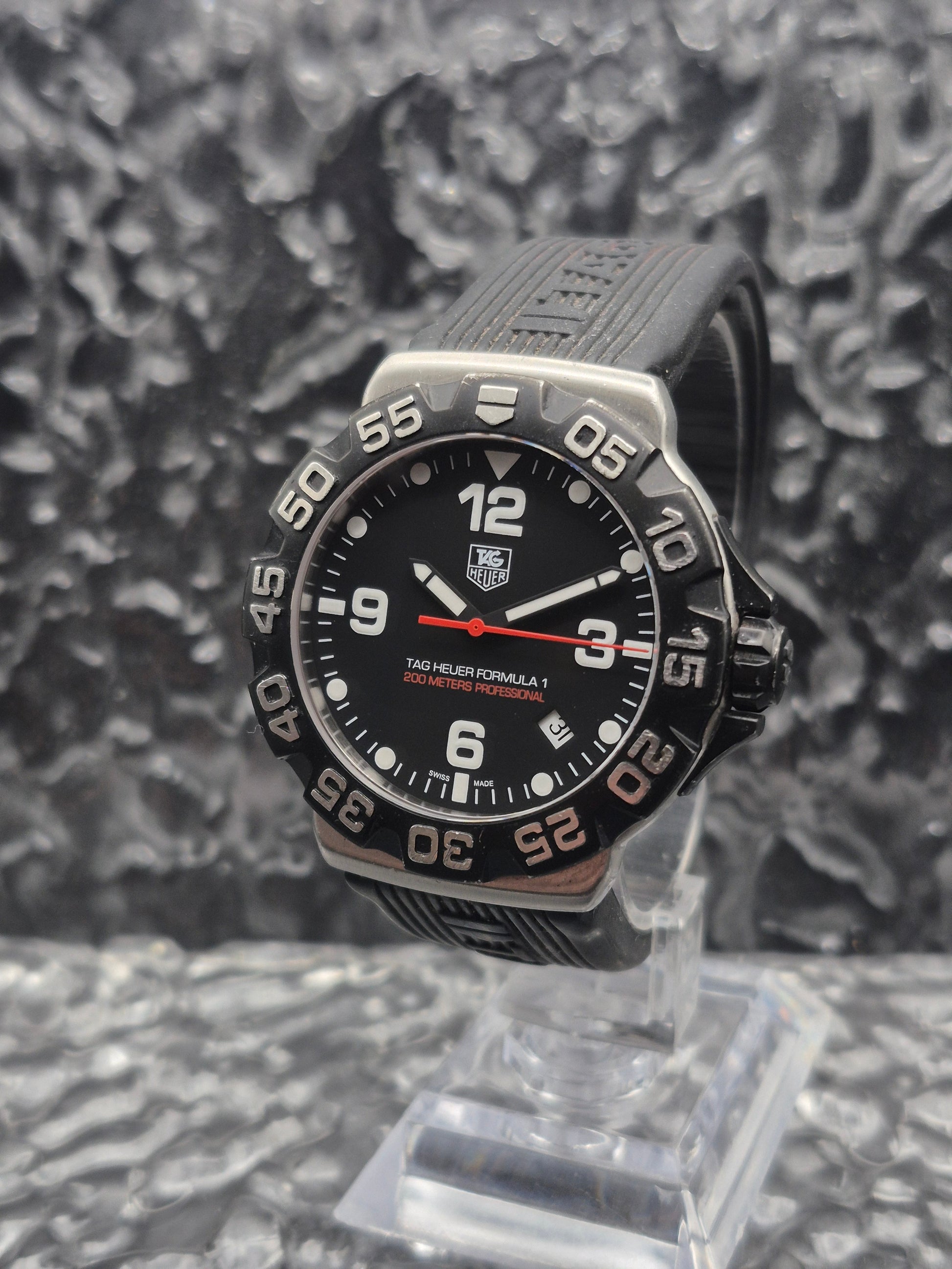 TAG Heuer Formula 1 Quartz Ref. WAH1110 41mm Vintage Original TH Strap - Boxed - Red Robin Watches