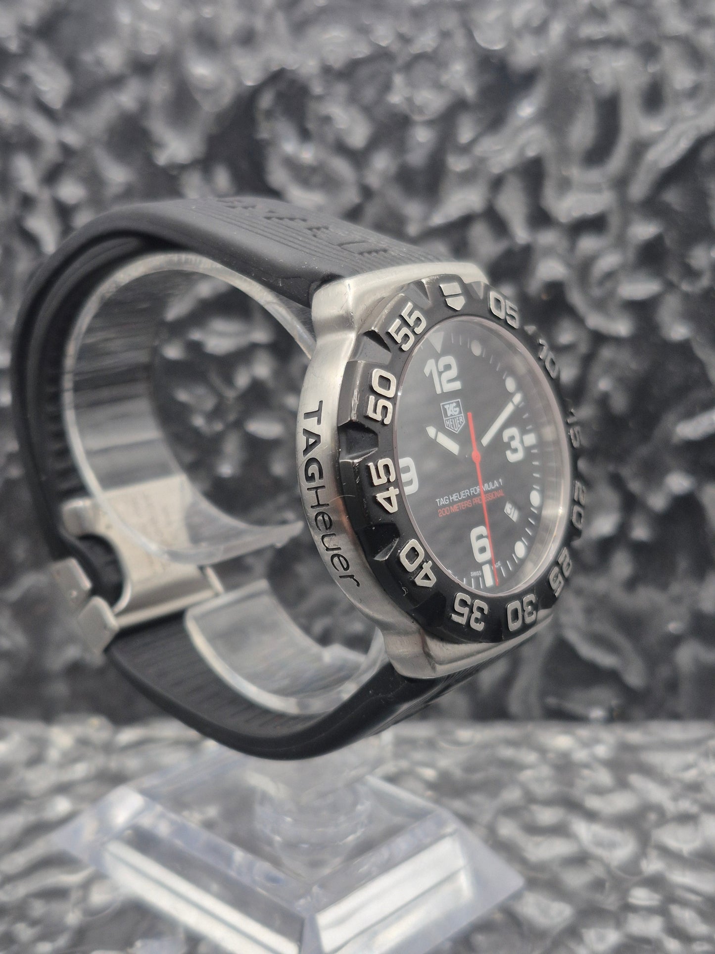 TAG Heuer Formula 1 Quartz Ref. WAH1110 41mm Vintage Original TH Strap - Boxed - Red Robin Watches