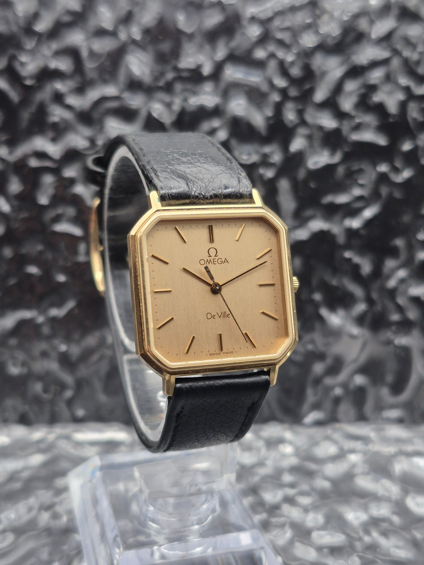 Omega De Ville Ref. 191.0192 Gold Tone Cal. 1417 - With Box And Original Buckle Quartz Square