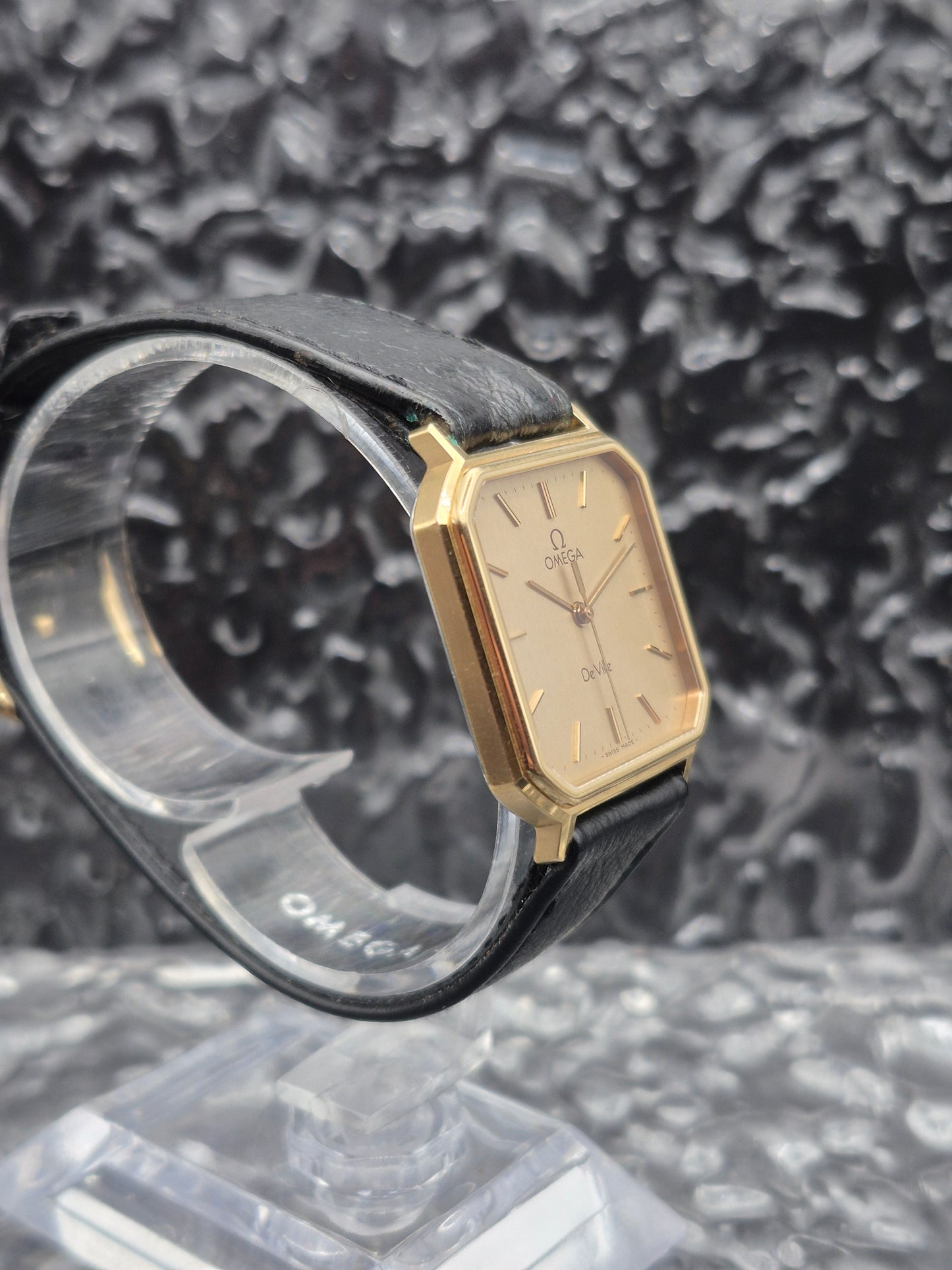 Omega De Ville Ref. 191.0192 Gold Tone Cal. 1417 - With Box And Original Buckle Quartz Square