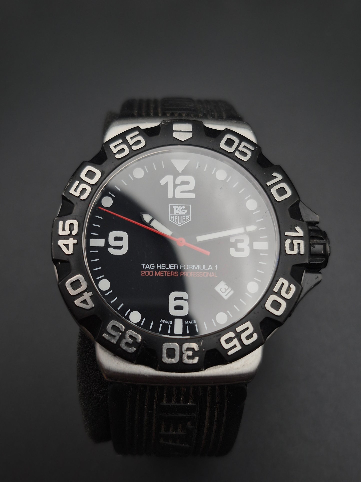 TAG Heuer Formula 1 Quartz Ref. WAH1110 41mm Vintage Original TH Strap - Boxed - Red Robin Watches