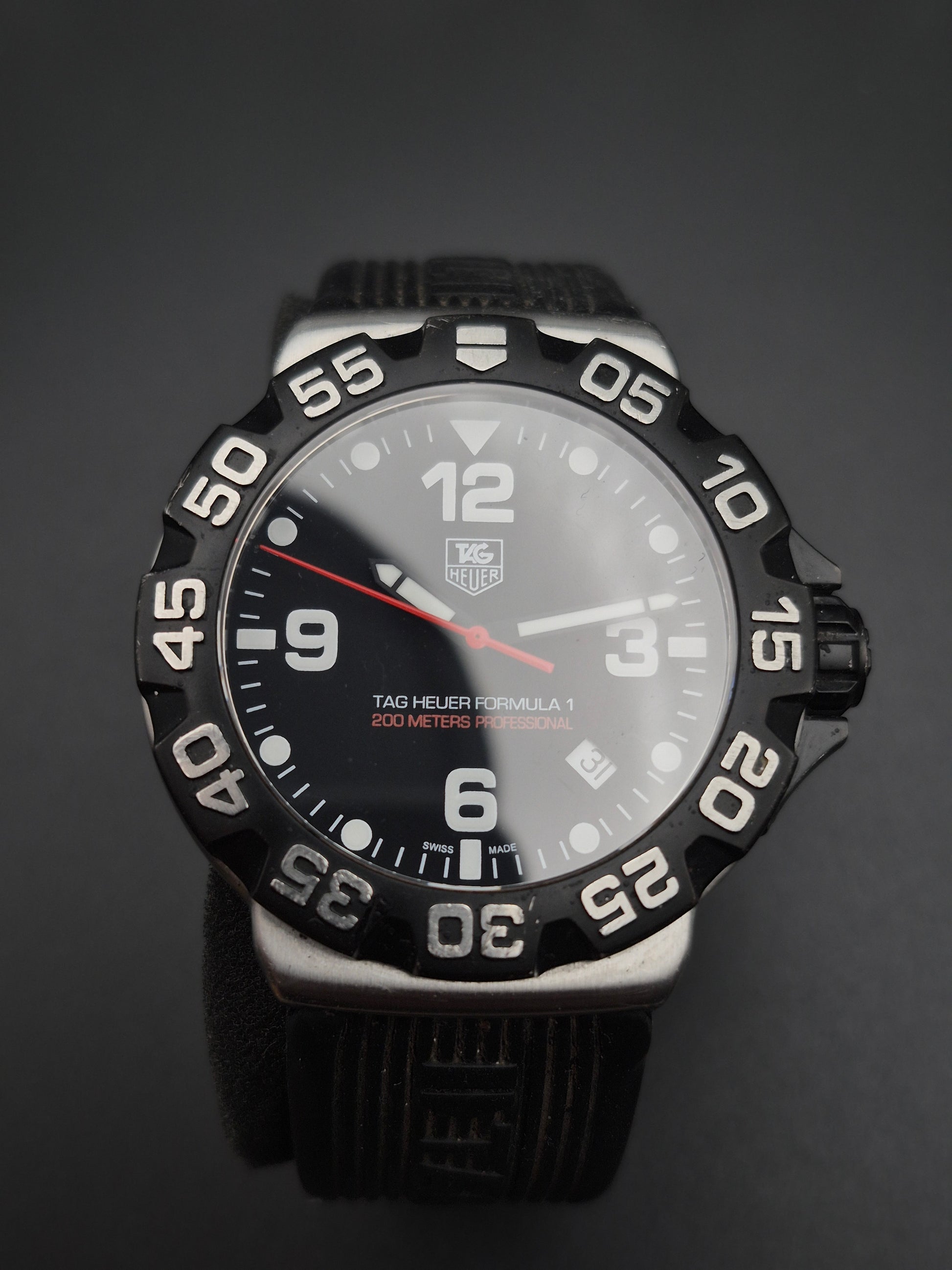 TAG Heuer Formula 1 Quartz Ref. WAH1110 41mm Vintage Original TH Strap - Boxed - Red Robin Watches