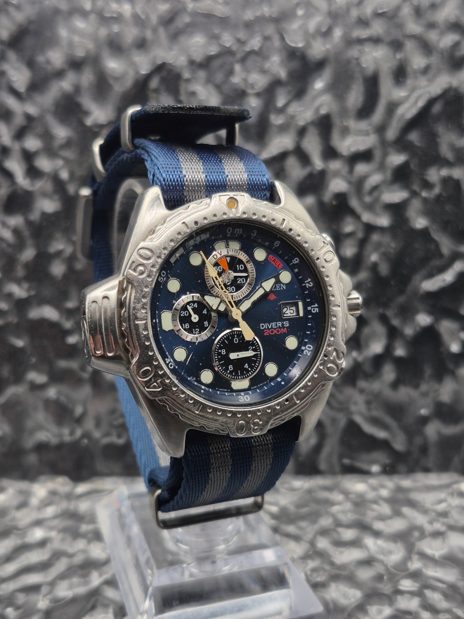Citizen Promaster Diver Ref. 3740-E70006 Vintage Quartz Blue Dial - Red Robin Watches