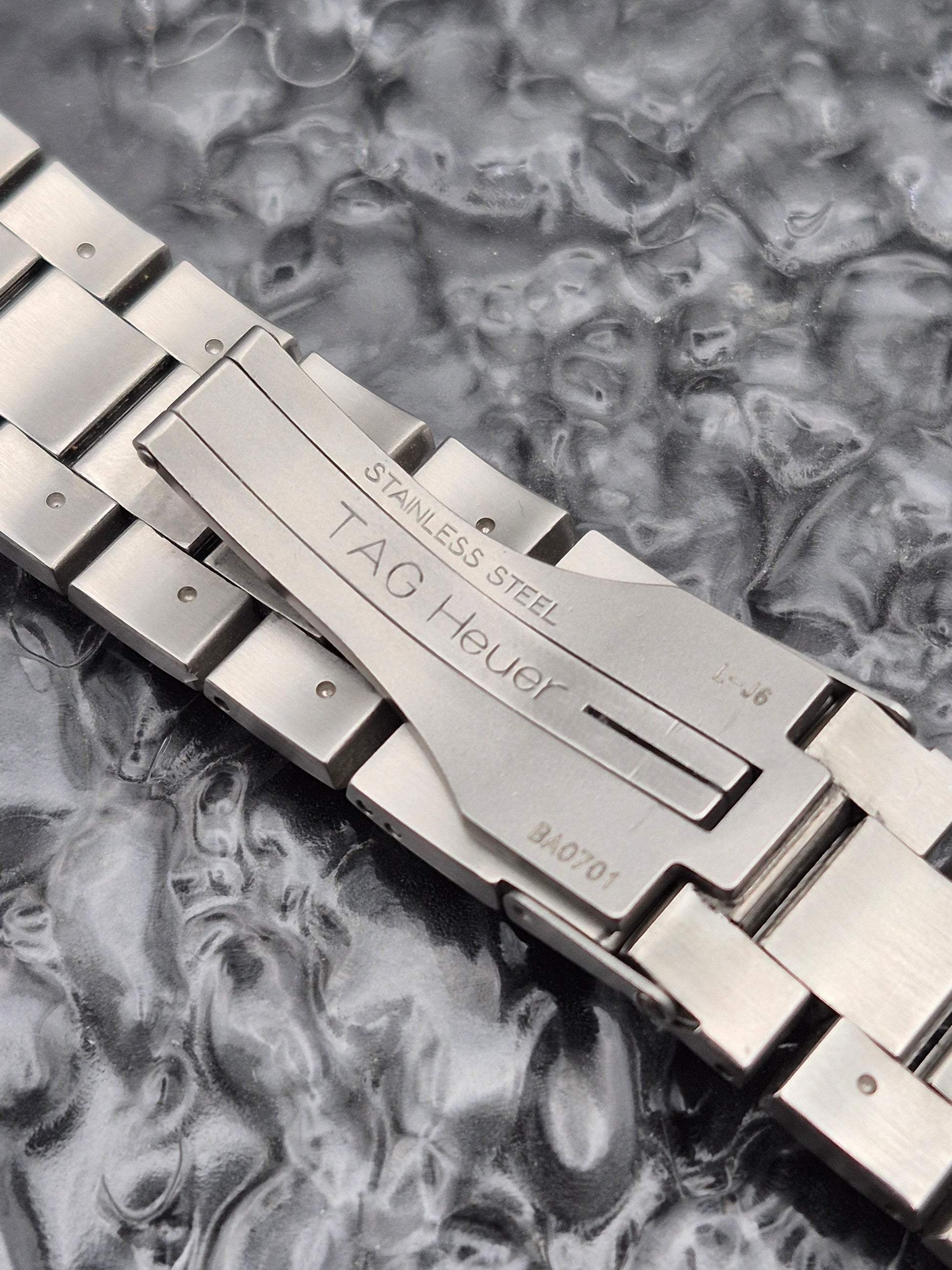Tag Heuer Kirium Ref. WL1113-0 Quartz Blue Dial Swiss Made - Red Robin Watches