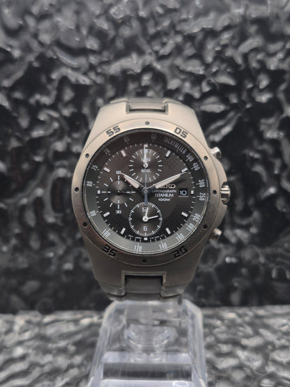 Seiko Titanium Chronograph Ref. 7T92-0ED0 Quartz Men's Watch