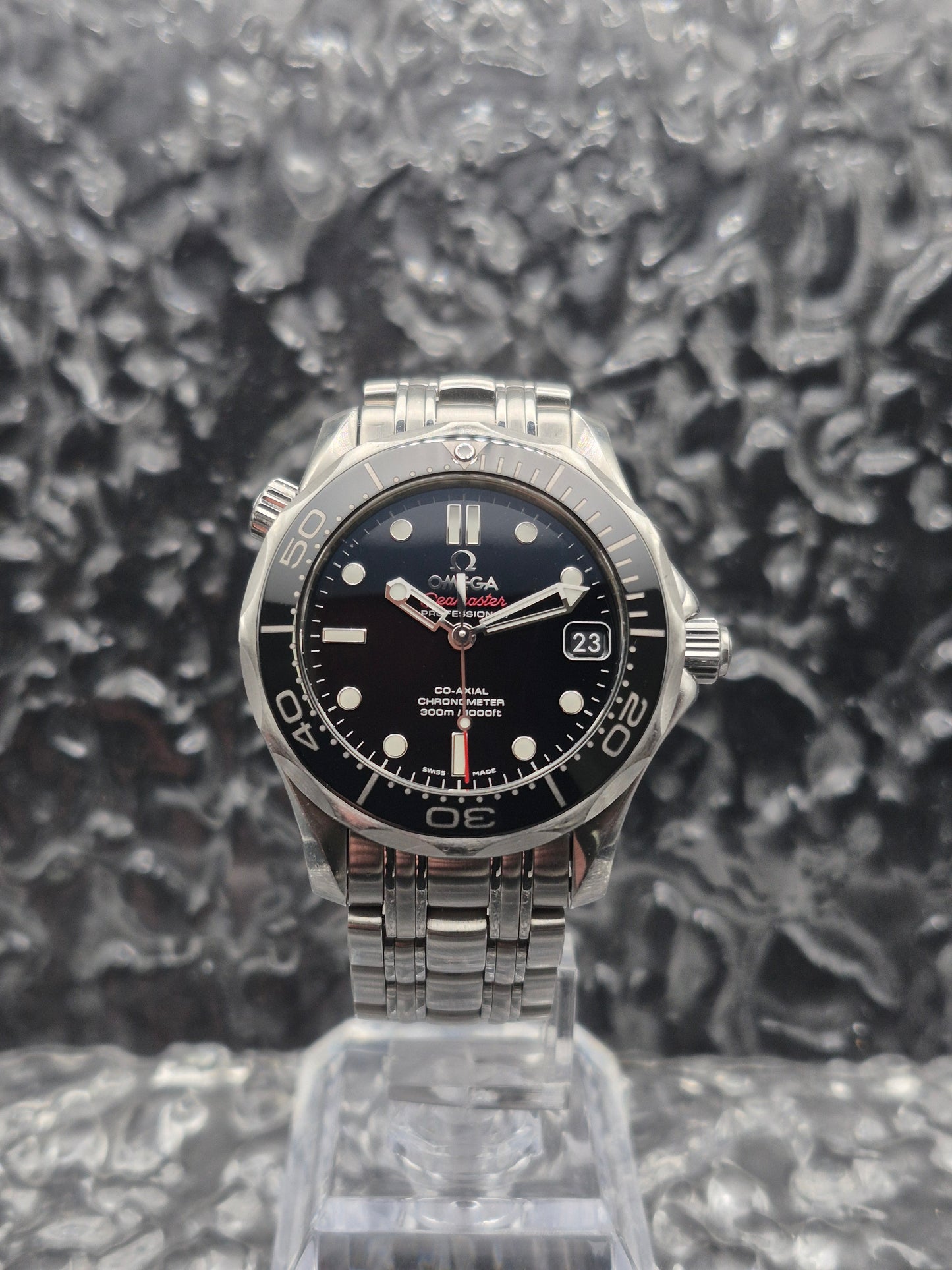 Omega Seamaster 300M Midsize Co-Axial 'No Wave' Dial Ref. 212.30.36.20.01.002