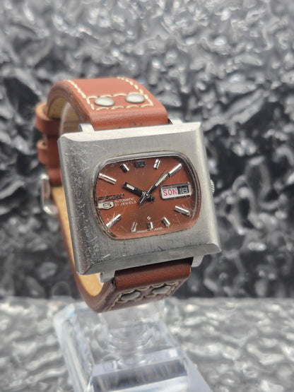 Seiko 5 Automatic Ref. 6119-5401 Orange Dial Vintage TV Case