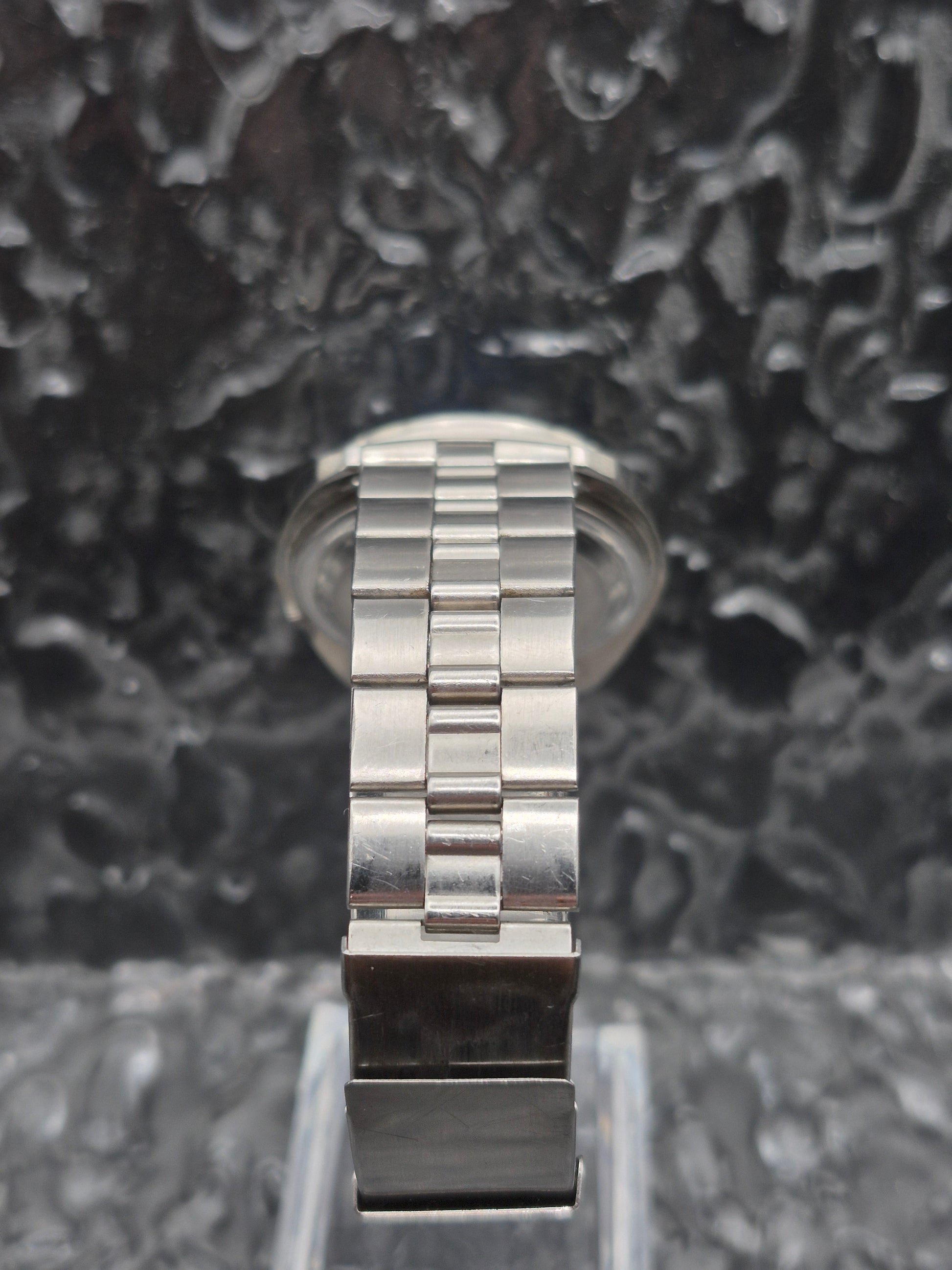 Seiko 5 Actus Automatic Ref. 7019-7350 Facet Crystal Kanji Day Date - Red Robin Watches